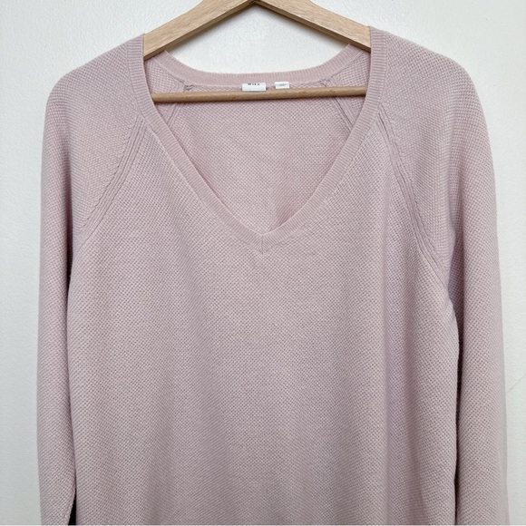 GAP Women's V-Neck Sweater in Soft beige - Picture 3 of 13